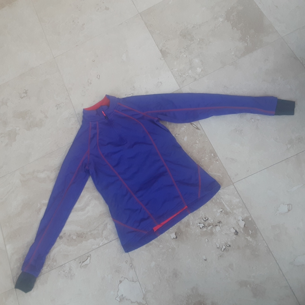 Mondetta Performance Gear Rear Pocket Thermal Multisport Top, Thumbholes,NOSWOT